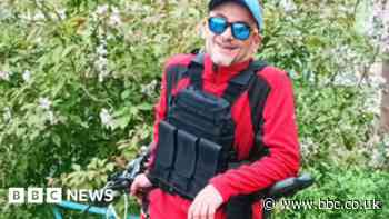 Severodonetsk: Ukrainian man cycles from besieged city, dodging Russian shells