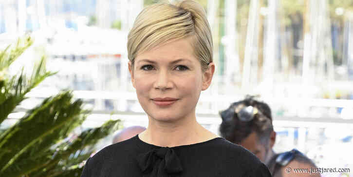 Pregnant Michelle Williams Attends the Photo Call for 'Showing Up' at Cannes 2022
