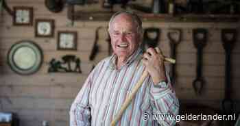 Ton Peer (74) buffelde een leven lang in de tuinbouw, zijn weiland in Doetinchem toverde hij daarna om tot weelderige tuin - De Gelderlander