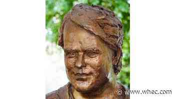 Philip Seymour Hoffman sculpture unveiled