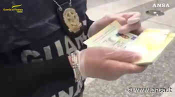 Gdf: Monfalcone, sequestrati 2.500 capi abbigliamento - Agenzia ANSA