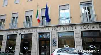 Rieti, non raccoglie le deiezioni del cane: esplode la bufera con un vigilante - ilmessaggero.it