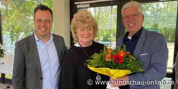 Schüler und Kollegen der Marienschule Euskirchen bereiten Monika Wendel einen rauschenden Abschied. - Kölnische Rundschau
