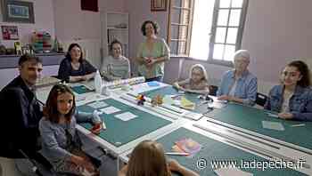 Caussade. Atelier Part'âges avec l'association Cadr'en poche - LaDepeche.fr