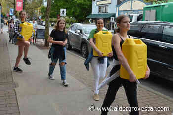 Students lugging water around Fort Langley a lesson in empathy – Aldergrove Star - Aldergrove Star