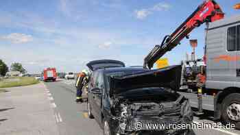 Unfall auf der B15 bei Schechen fordert einen Verletzten und erheblichen Sachschaden