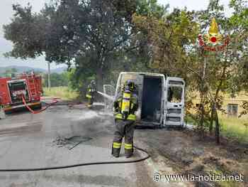 Fabriano, scontro tra auto: tre feriti - La Notizia.net