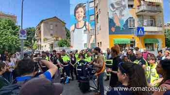 Inaugurato il murale dedicato ad Alfredino Rampi: “Benvenuto a Garbatella”