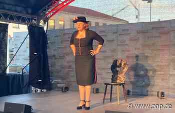 Amüsant Philosophieren mit "Mama Bavaria" - Plattling - Passauer Neue Presse - PNP.de