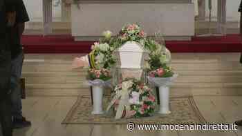 A Modena l'ultimo commosso saluto a Rejoice, la bimba morta dopo essere caduta dal balcone. VIDEO - modenaindiretta.it