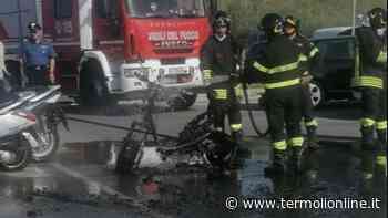 Scooter a fuoco sul lungomare Nord, sul posto Vigili del fuoco e Carabinieri - Termoli Online