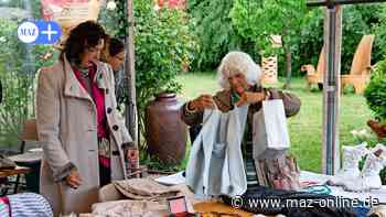 Wo Stewardessen Mode verkaufen: Flohmarkt des Künstlerhofes in Brieselang lockt viele Menschen - Märkische Allgemeine Zeitung