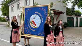 Nach 117 Jahren: Altschützen Oberneukirchen bekommen endlich ihre erste Fahne