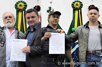 Câmara Municipal de Capivari presta homenagens para trabalhador rural e guardas civis municipais - raizesfm.com.br