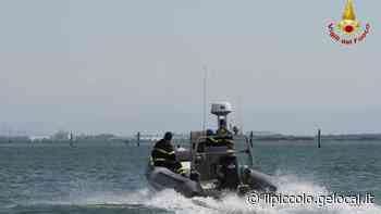 Grado, turista dispersa in mare salvata da Vigili del fuoco e Guardia costiera - Il Piccolo