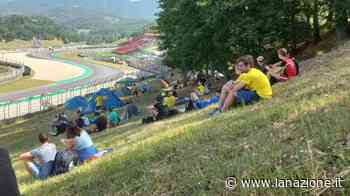 Diario dalla Motogp: gli irriducibili del prato - LA NAZIONE