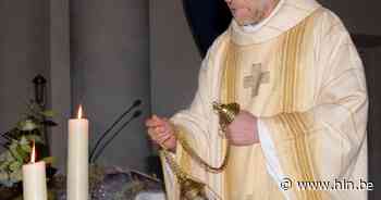 Pastoor Rudy Borremans trakteert ter ere van zijn 25 jaar priesterschap - Het Laatste Nieuws