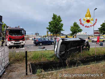San Giovanni Lupatoto: incidente con auto ribaltata, tre persone in ospedale - Daily Verona Network - Daily Verona Network