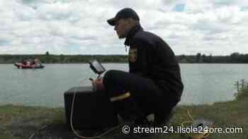 Ucraina, sminatori all'opera in un lago frequentato d'estate - Il Sole 24 ORE - Il Sole 24 ORE