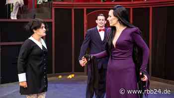 Musical-Premiere: "Addams Family" eröffnet Odertalfestspiele in Schwedt - rbb24