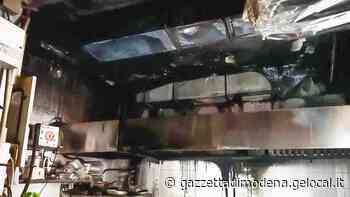 Carpi, a fuoco la cucina del ristorante Carducci, evacuati i residenti del palazzo, gravi danni - La Gazzetta di Modena