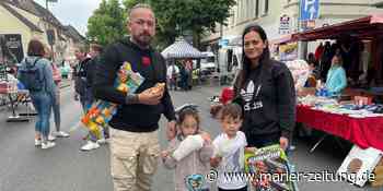 Straßenfest in Marl-Brassert: Kirmesdüfte und Trödelmarktatmosphäre - Marler Zeitung