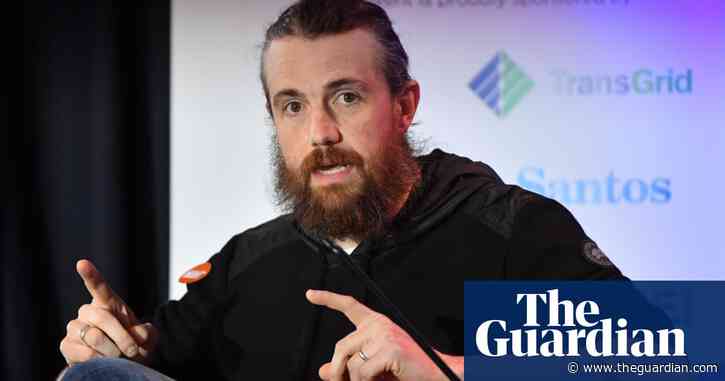AGL dumps demerger plan, yielding to Mike Cannon-Brookes