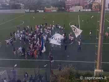 Calcio: Givova Capri Anacapri batte Solofra ai rigori e conquista l'Eccellenza. Festeggiamenti e fuochi d'artificio. Video e foto - Capri News