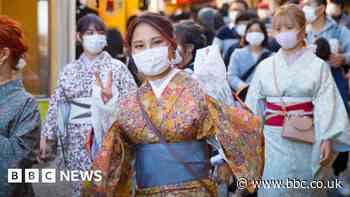 Japan opens up to foreign tourists after two years