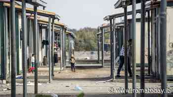 Tre campi rom chiusi entro dicembre, bonus di 10mila euro alle famiglie per trovare una casa