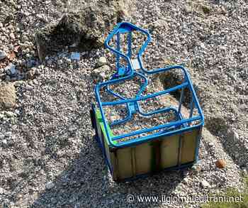 Trani, vergogna «reale»: distrutta e gettata in mare l'altalena per divesamente abili - ilgiornaleditrani - Radio Bombo