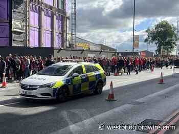 Police close city roads as Forest fans queue for trains - West Bridgford Wire