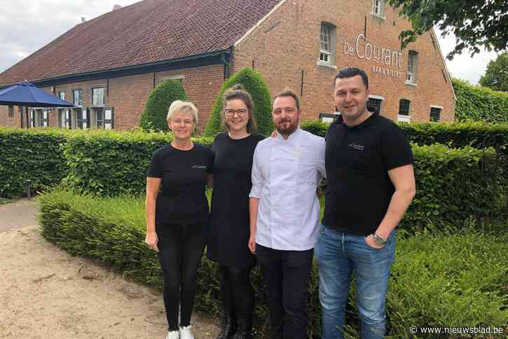 Boezemvrienden openen bar en bistro De Courant in De Kleyne Doorenboom: “We hebben het authentieke aspect van de hoeve behouden”