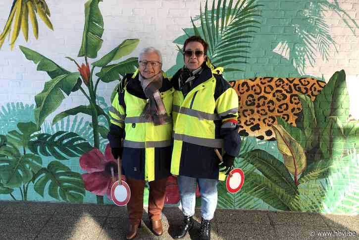Opzichters Maria en Jacqueline al 20 jaar trouw aan de schoolpoort in Leopoldsburg