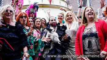 Mode: Glööckler feiert Geburtstag - "Heute fühle ich mich wie 20" | Augsburger Allgemeine - Augsburger Allgemeine