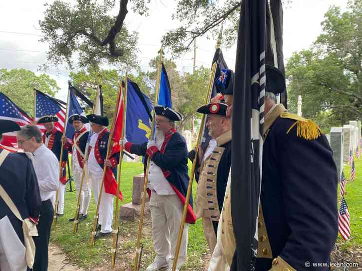 GALLERY: Memorial Day service at State Cemetery