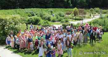 100 'VIPs' met rozennaam vieren bijenvriendelijke rozen in Plantentuin Meise. “Nu ben ik eindelijk trots op mijn naam” - Het Laatste Nieuws