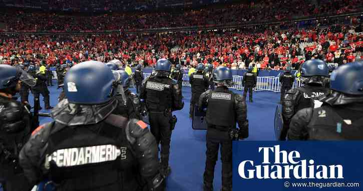 How the chaos unfolded around the Champions League final in Paris – video