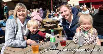 Drinks and smiles flowing at Cleethorpes Folk and Cider Festival - Grimsby Live