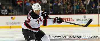 Mike Komisarek se joint aux Canucks