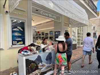 Brindisi in Via Camerelle per Capri Watch - Napoli Village - Quotidiano di Informazioni Online - Napoli Village - Quotidiano di informazioni Online