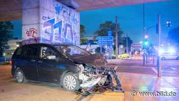 Bonn: Crash bei Flucht vor Polizei – fünf Verletzte - BILD