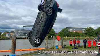 Auto versinkt in Husumer Hafenbecken - zwei Tote