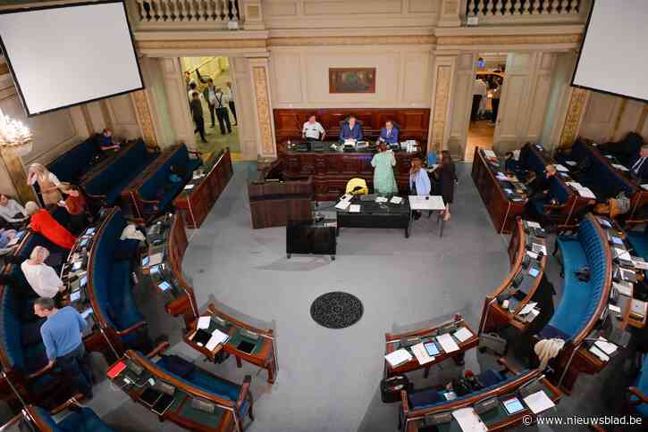 Antwerpse gemeenteraad halfuur geschorst: meerderheid brengt zichzelf in problemen door afwezigheden