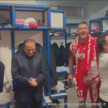 Monza, Berlusconi festeggiato nello spogliatoio - Sport Mediaset