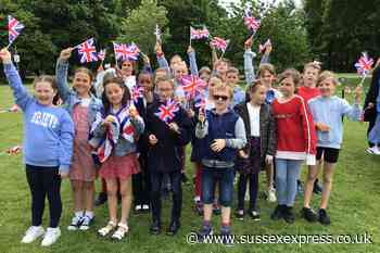 Pictures of Jubilee picnics at Langley Green Primary, The Mill and Gossops Green Primary - SussexWorld