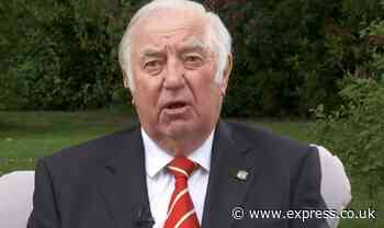 ‘9-year-olds sprayed by French bullies, how dare they!’ Tarbuck furious for Liverpool fans - Express