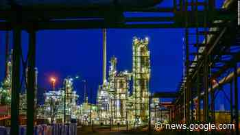 EU agrees on partial ban of Russian oil imports - CNN