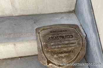 Oppassen met wat je zegt! Atlético-voorzitter grapt over verwijderen gedenksteen Courtois, maar fans nemen dat letterlijk