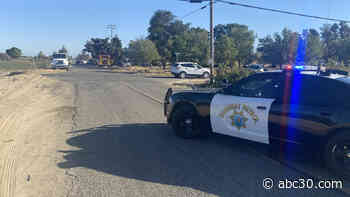 1 killed, 3 hospitalized after Fresno County crash